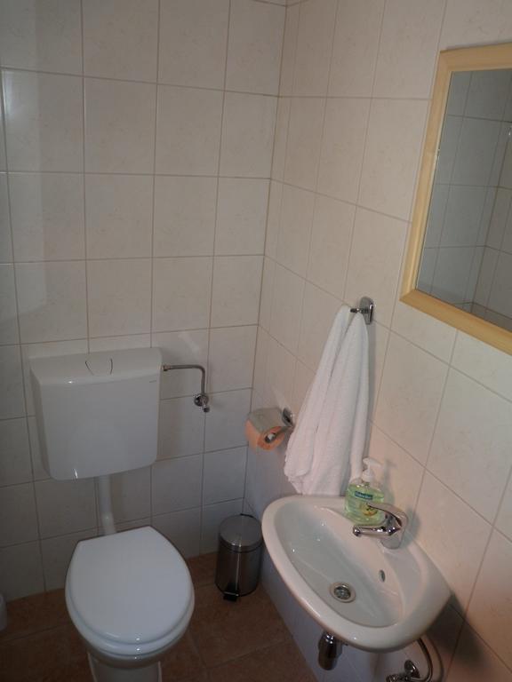 Holiday Home Rizvan City Brusane ภายนอก รูปภาพ